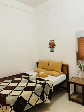 Queen's Room Rental 1